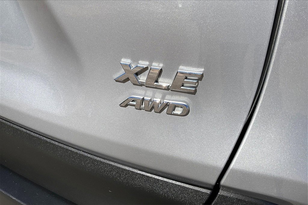 Used 2019 Toyota RAV4 XLE image 14