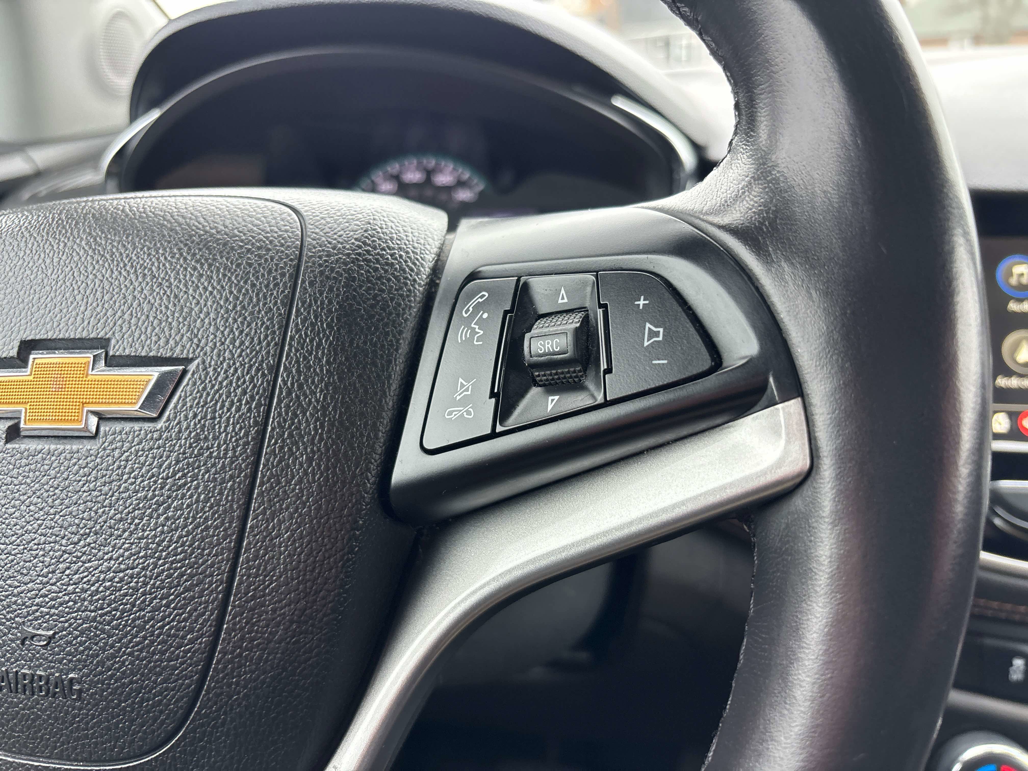 Used 2019 Chevrolet Trax LT w/ LT Convenience Package image 21