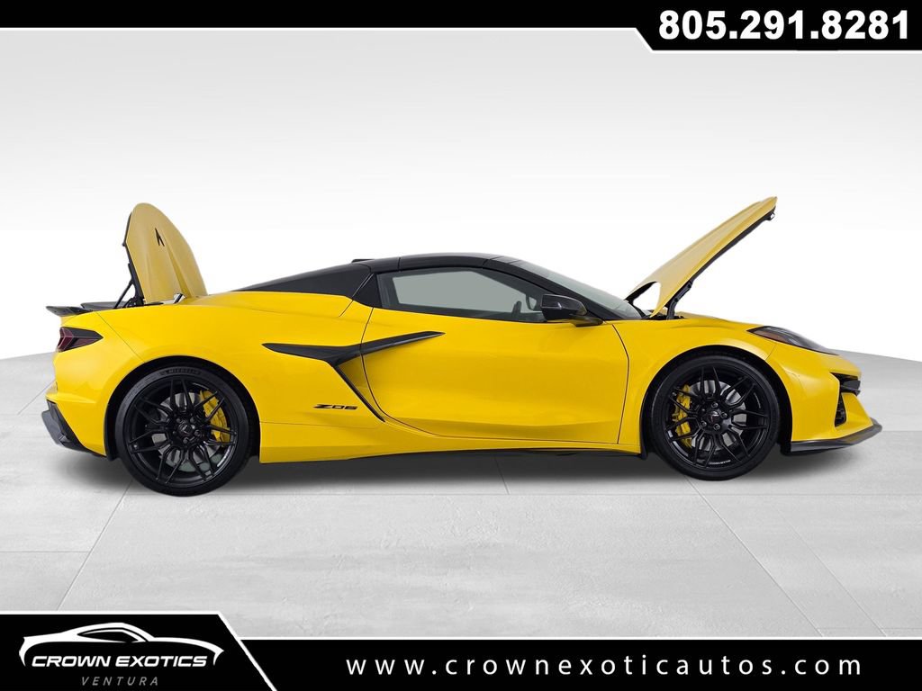 Used 2025 Chevrolet Corvette Z06 RWD image 15