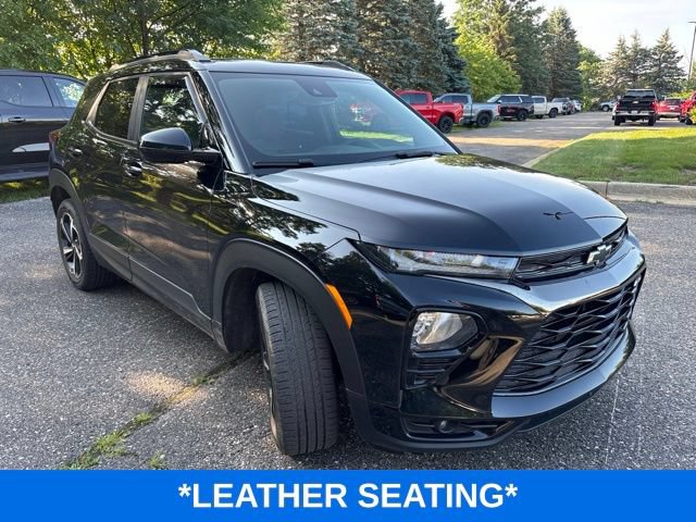 Used 2022 Chevrolet TrailBlazer RS w/ Sun and Liftgate Package FWD image 2