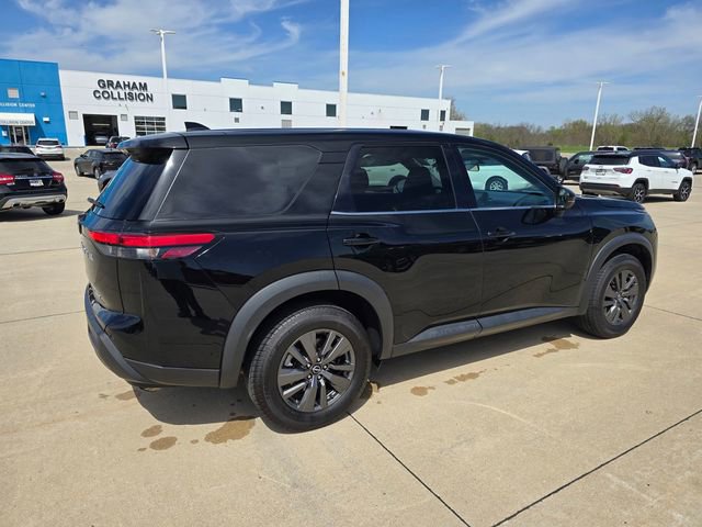 Used 2022 Nissan Pathfinder S image 14