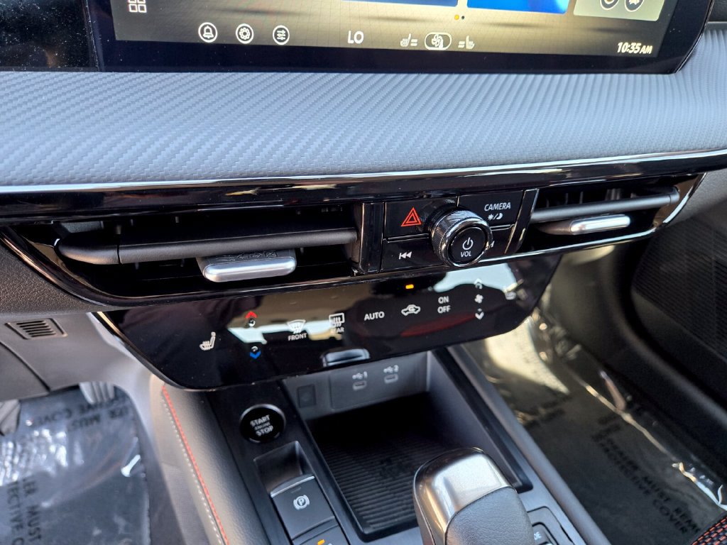New 2027 Nissan Kicks SR AWD/4WD image 28