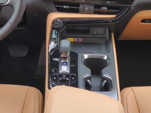 Certified 2025 Lexus NX 250 FWD w/ Accessory Package (Z1) image 18