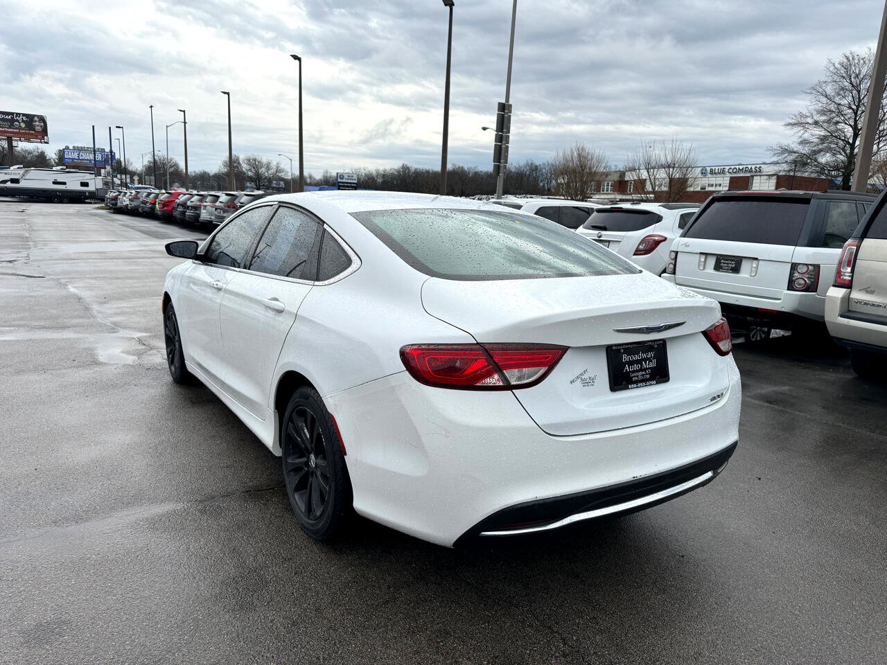 Used 2016 Chrysler 200 Limited image 5