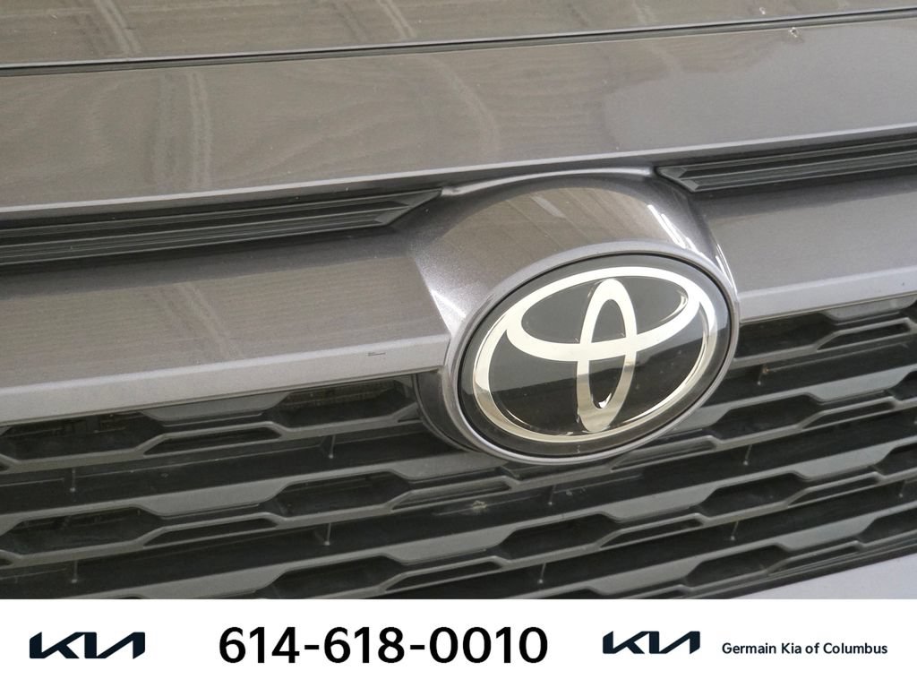 Used 2021 Toyota RAV4 LE AWD/4WD image 14