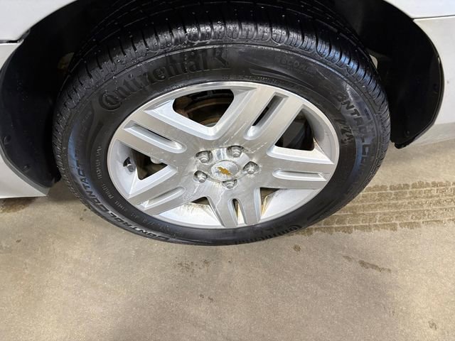 Used 2011 Chevrolet Impala LT w/ Luxury Edition Package image 17