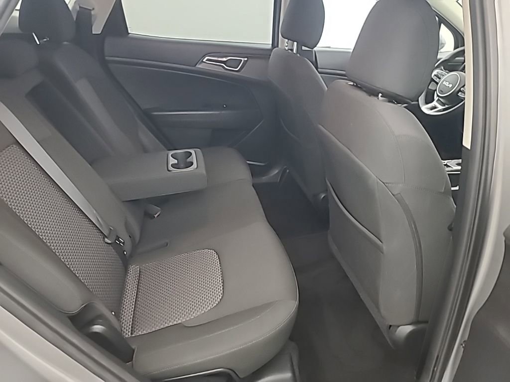 Used 2025 Kia Sportage LX image 17
