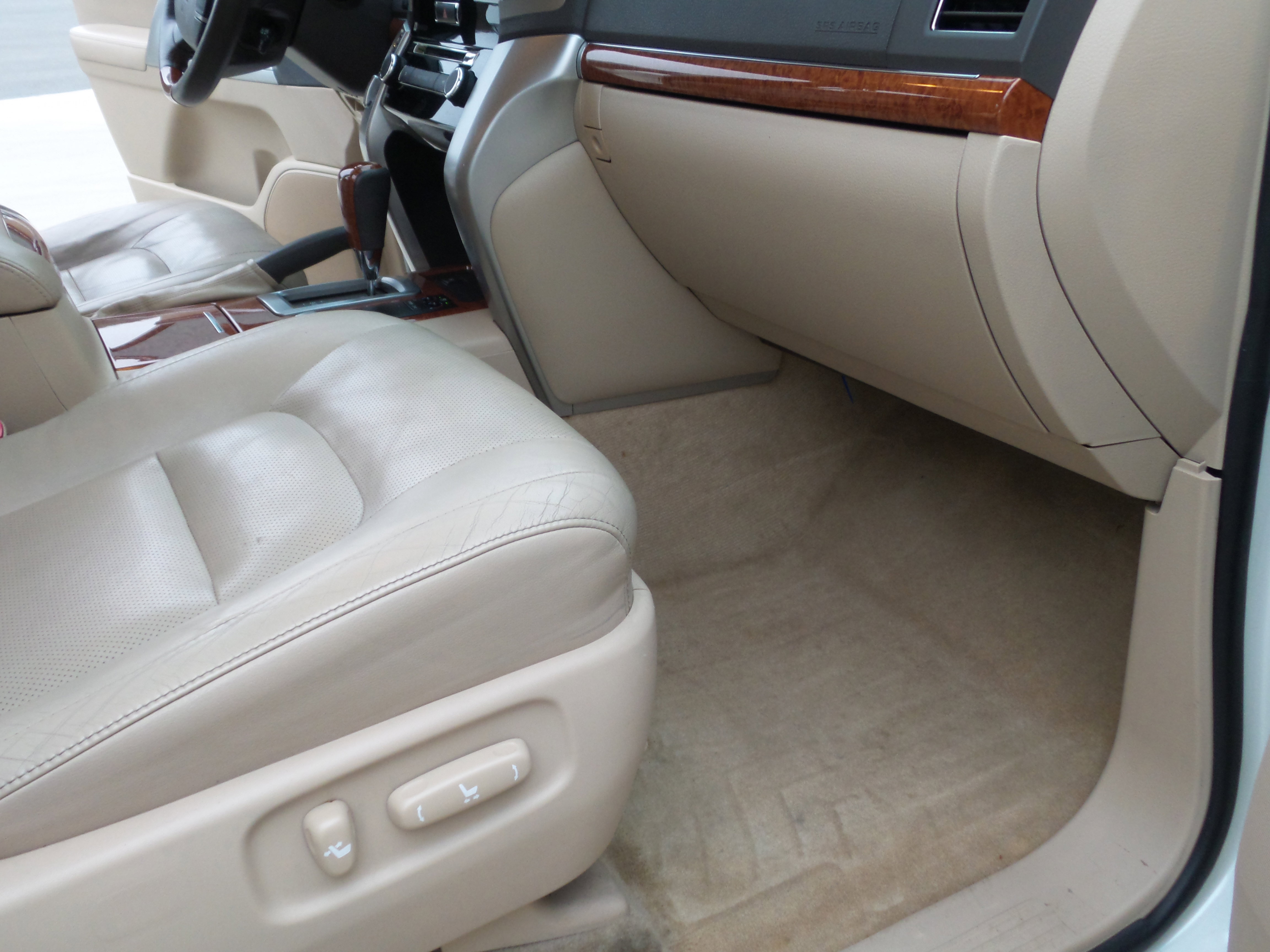 Used 2013 Toyota Land Cruiser image 48