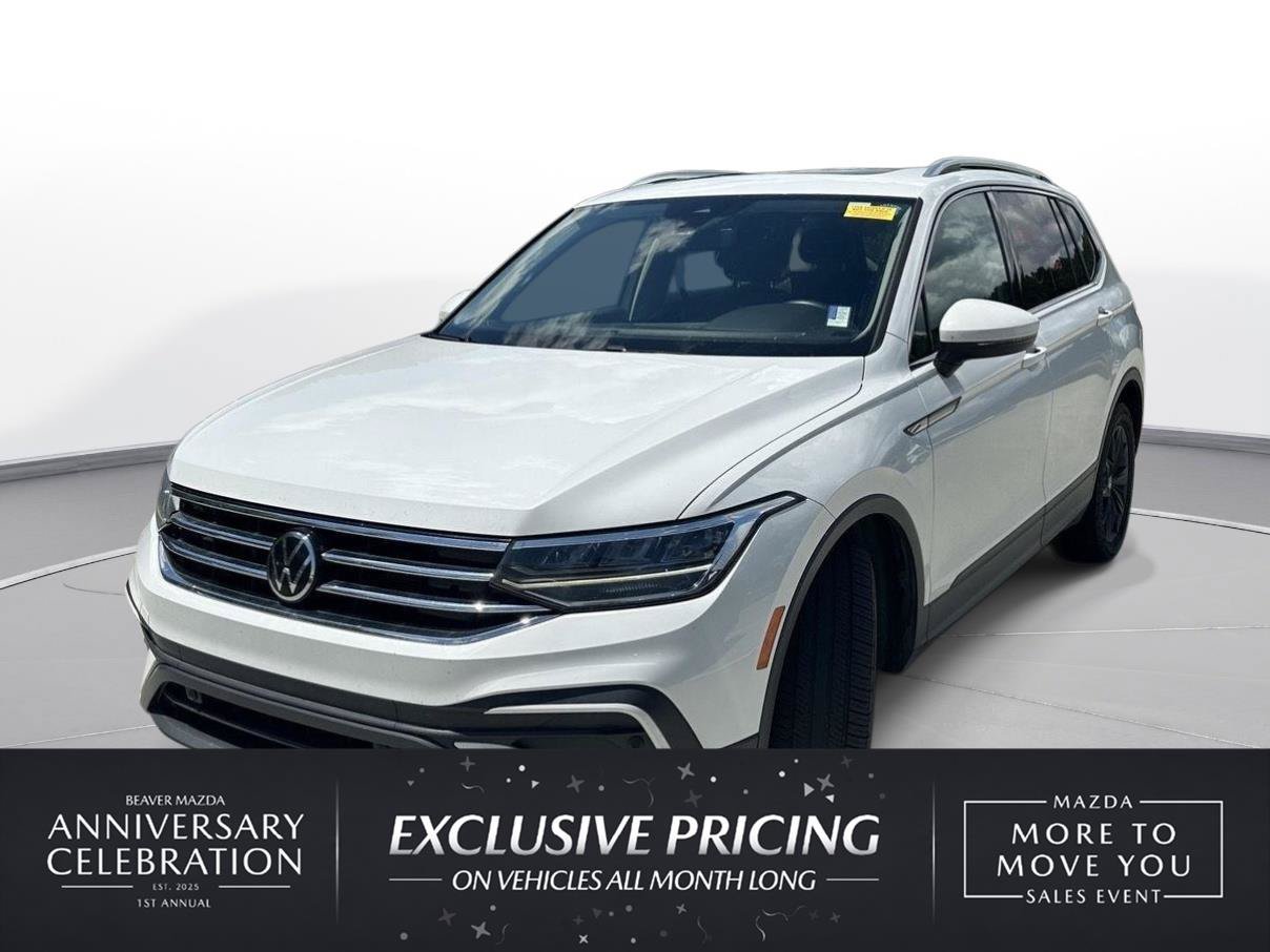 Used 2022 Volkswagen Tiguan SE FWD image 1