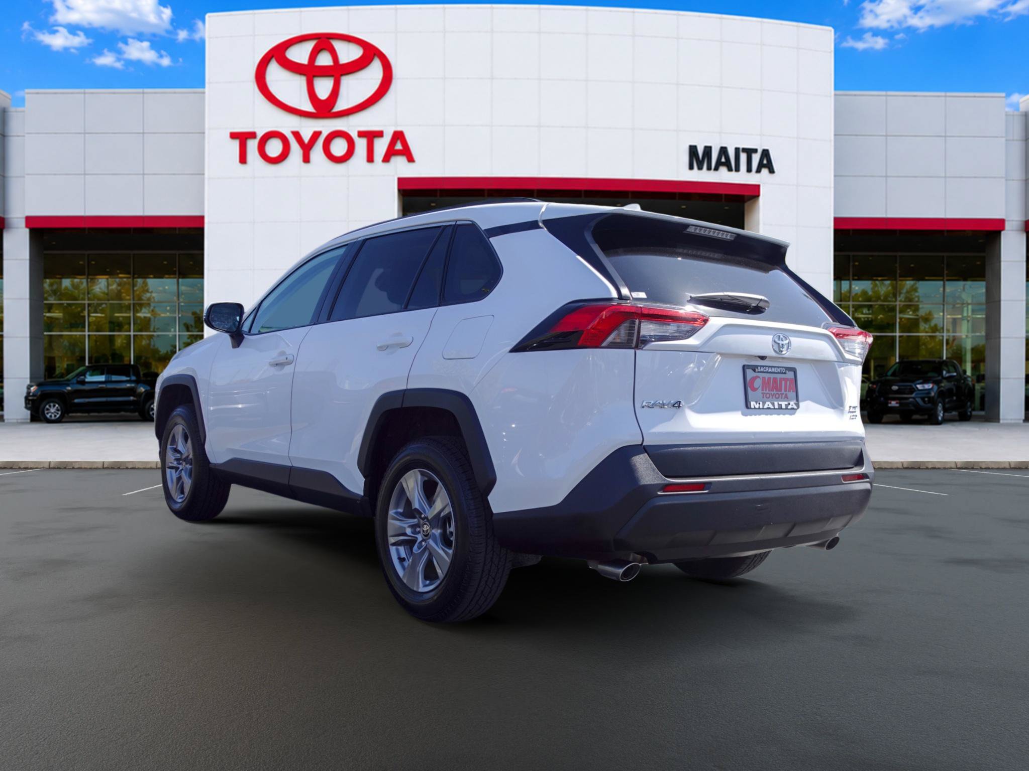 Used 2025 Toyota RAV4 XLE AWD/4WD image 5