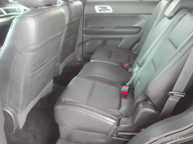 Used 2015 Ford Explorer XLT w/ Equipment Group 202B AWD/4WD image 5