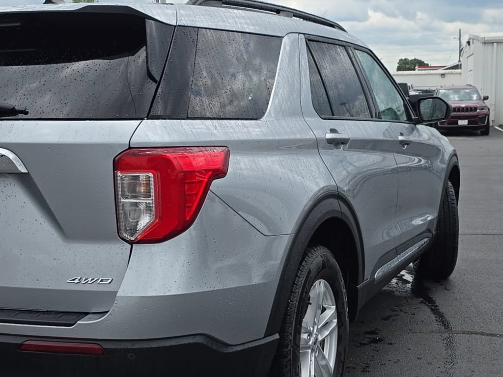 Used 2023 Ford Explorer XLT w/ Equipment Group 202A AWD/4WD image 65