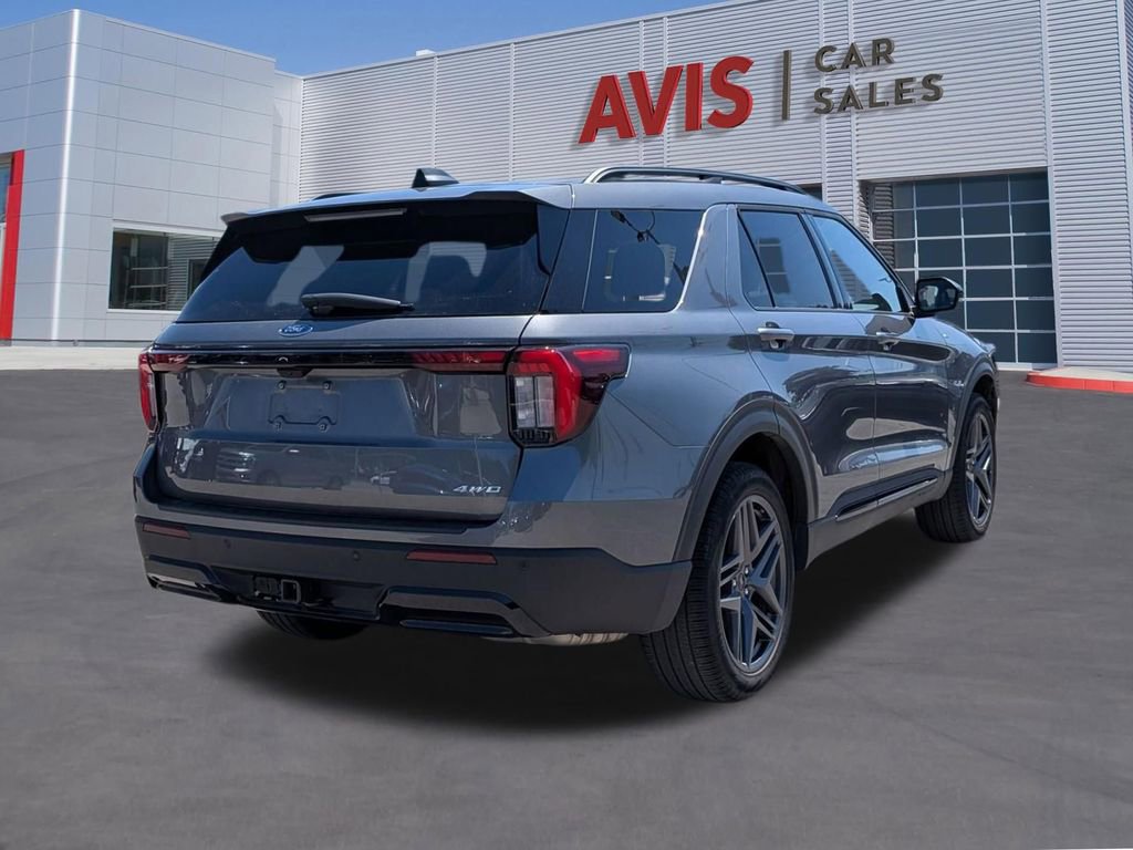 Used 2025 Ford Explorer ST-Line w/ ST-Line Street Pack AWD/4WD image 6