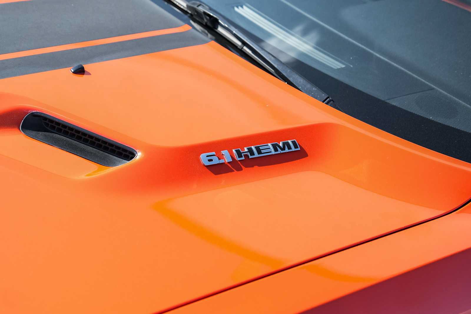 Used 2009 Dodge Challenger SRT8 w/ SRT Option Group II RWD image 4