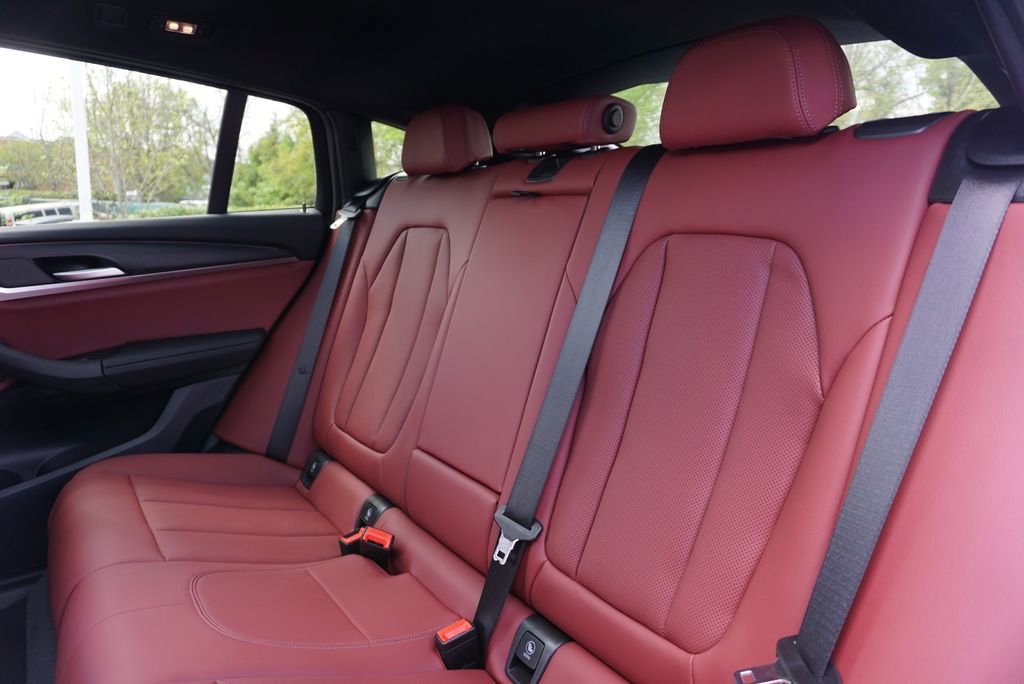 Used 2024 BMW X4 xDrive30i w/ Premium Package image 14