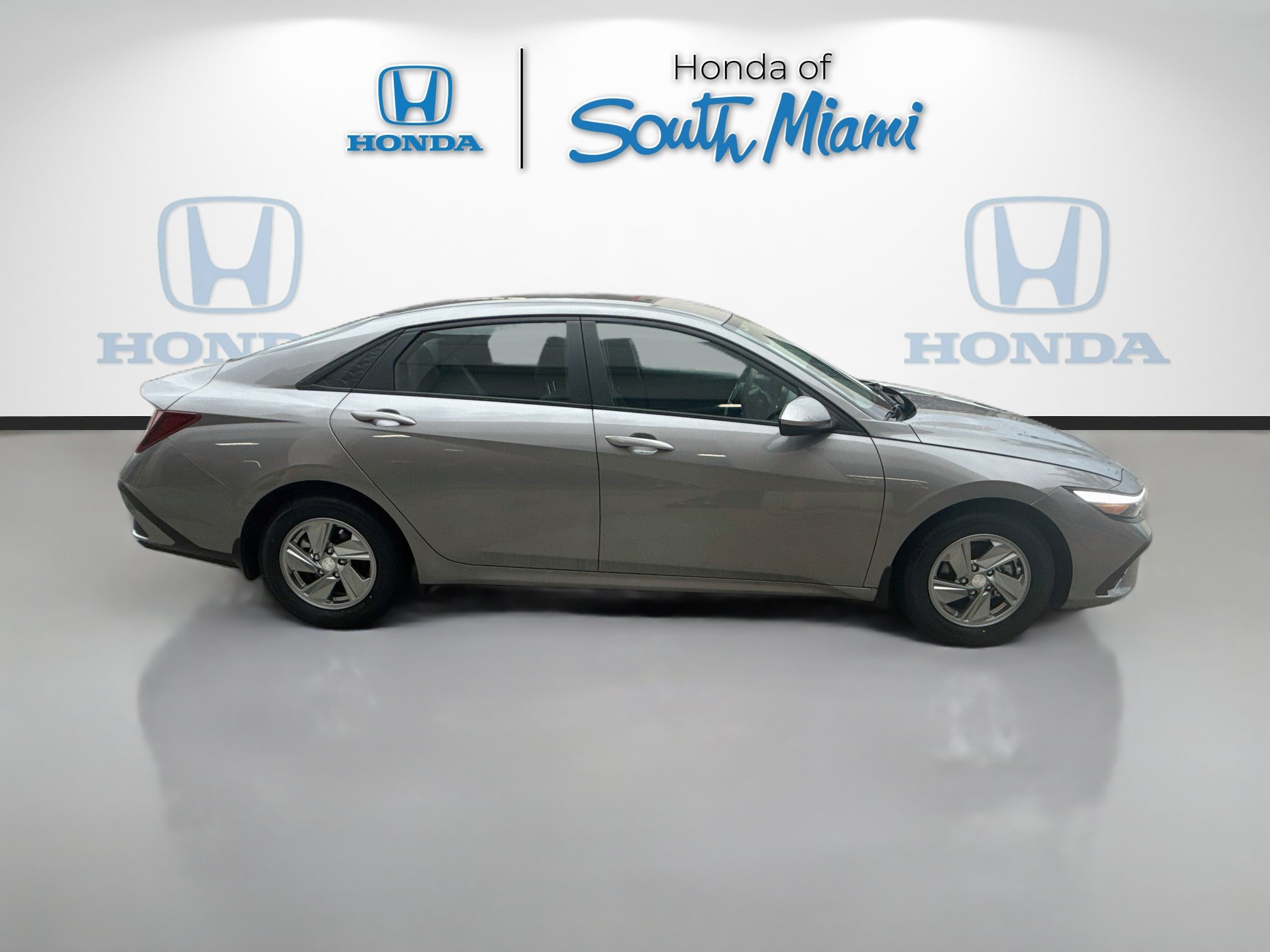 Used 2024 Hyundai Elantra SE FWD image 8
