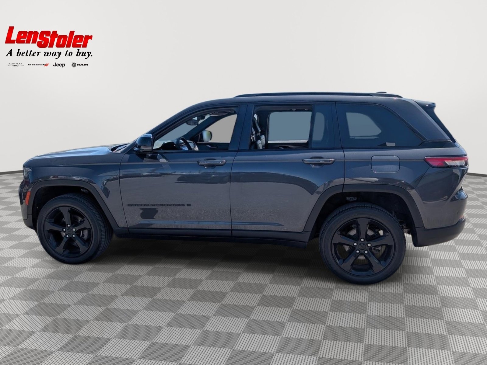 Used 2023 Jeep Grand Cherokee Altitude image 2