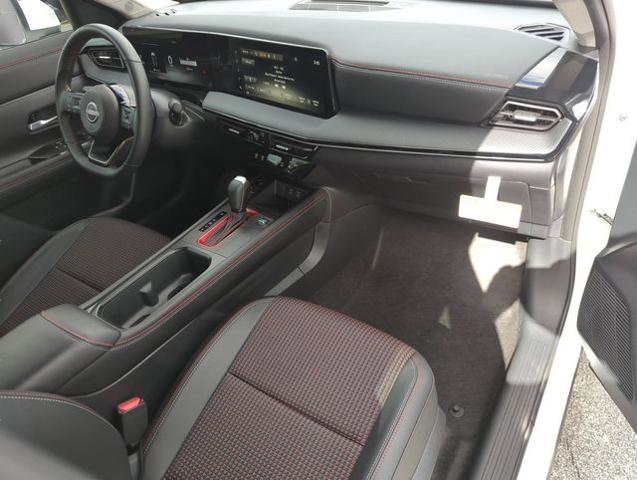 Certified 2025 Nissan Kicks SR image 22