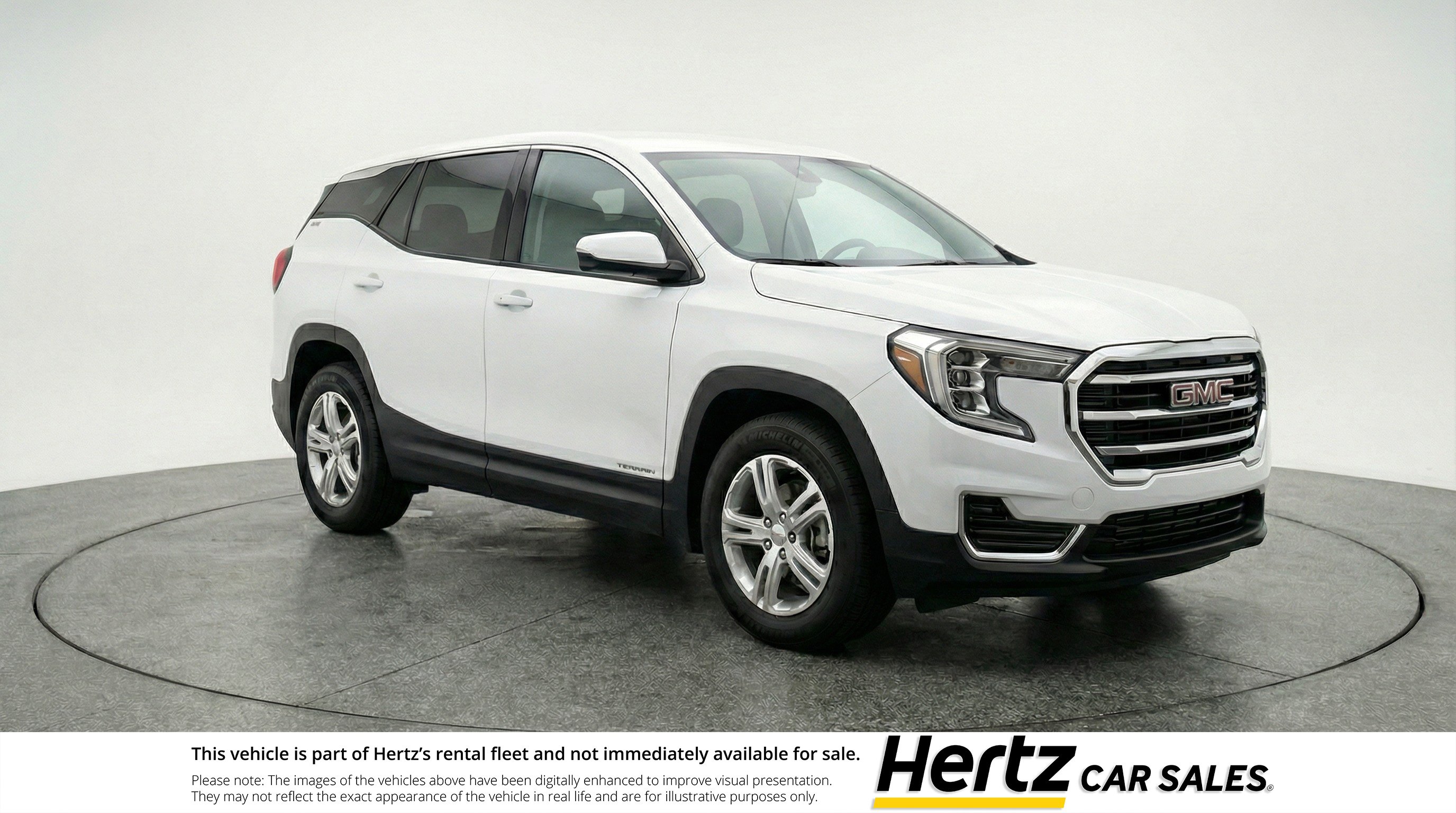 Used 2024 GMC Terrain SLE image 1