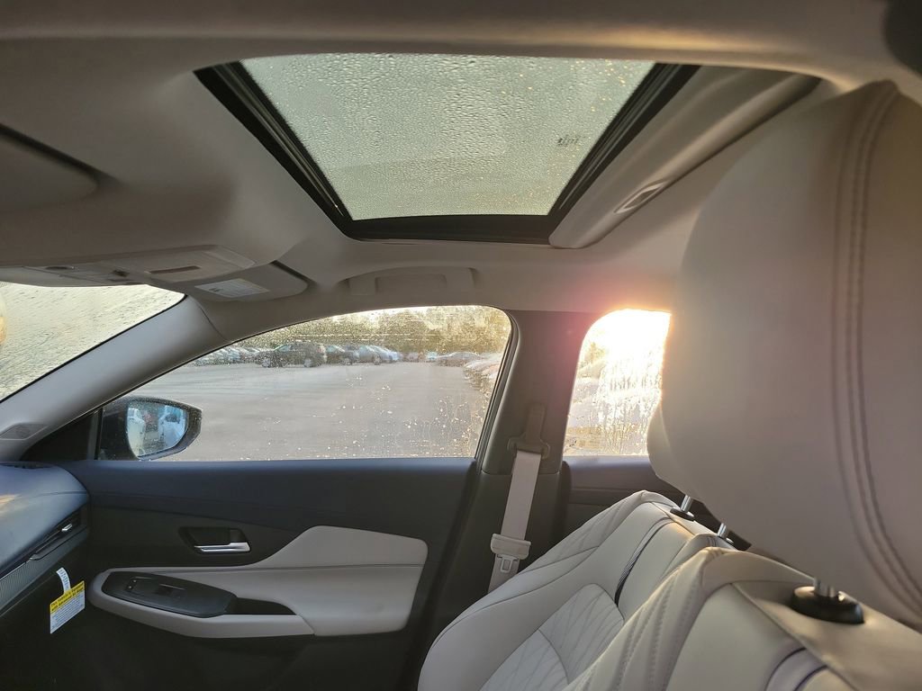 New 2026 Nissan Sentra SL w/ Floor Mat Package image 8