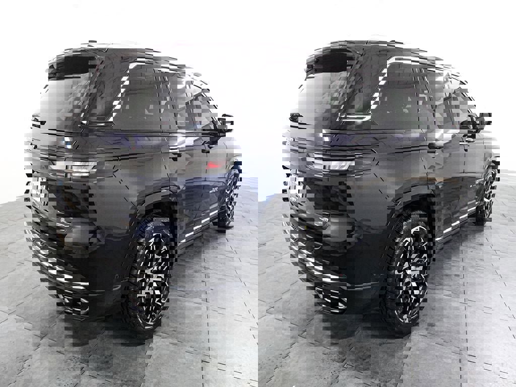 Used 2022 Jeep Grand Cherokee Summit image 6