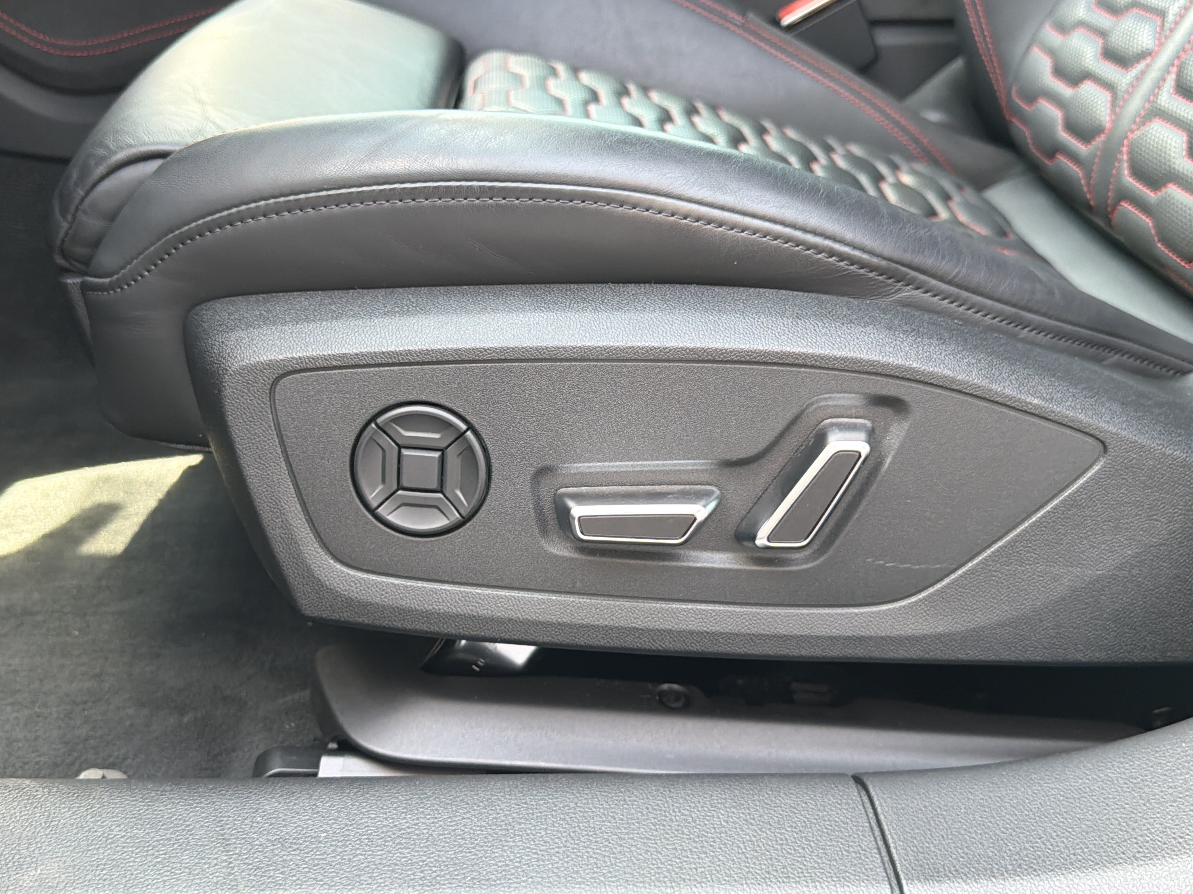 Used 2023 Audi RS 7 Sportback AWD/4WD image 23