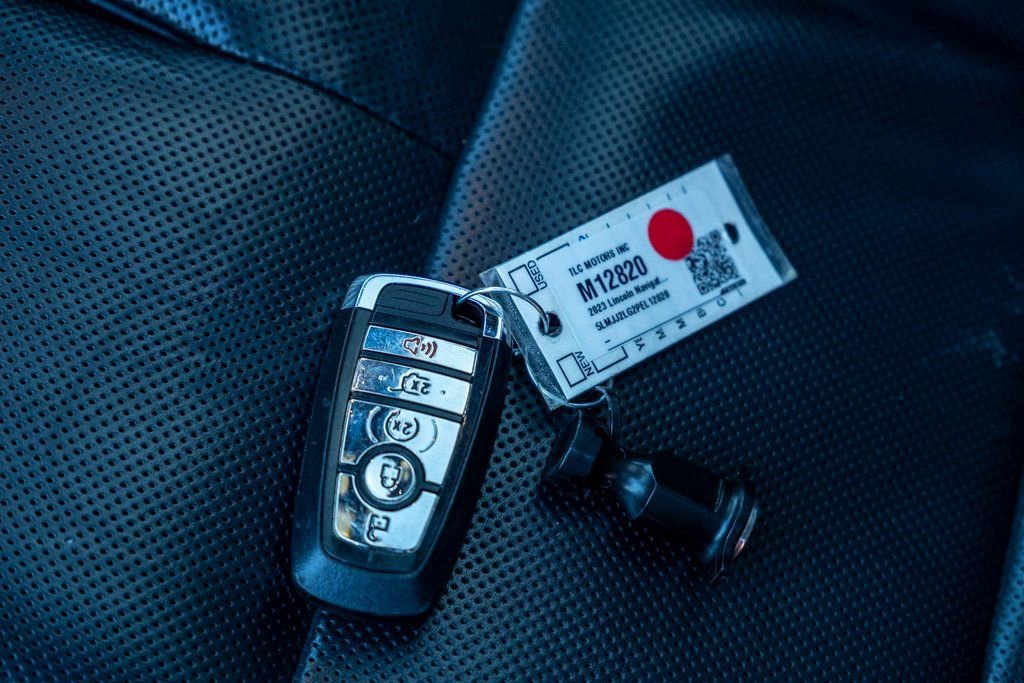 Used 2023 Lincoln Navigator Reserve image 35