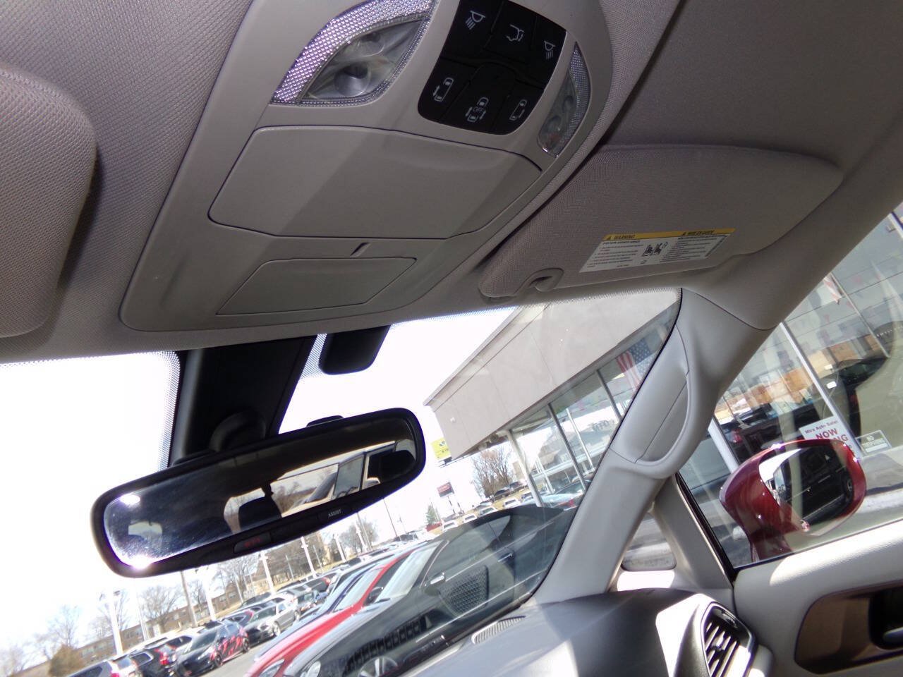 Used 2017 Chrysler Pacifica Touring-L w/ Tire & Wheel Group FWD image 62