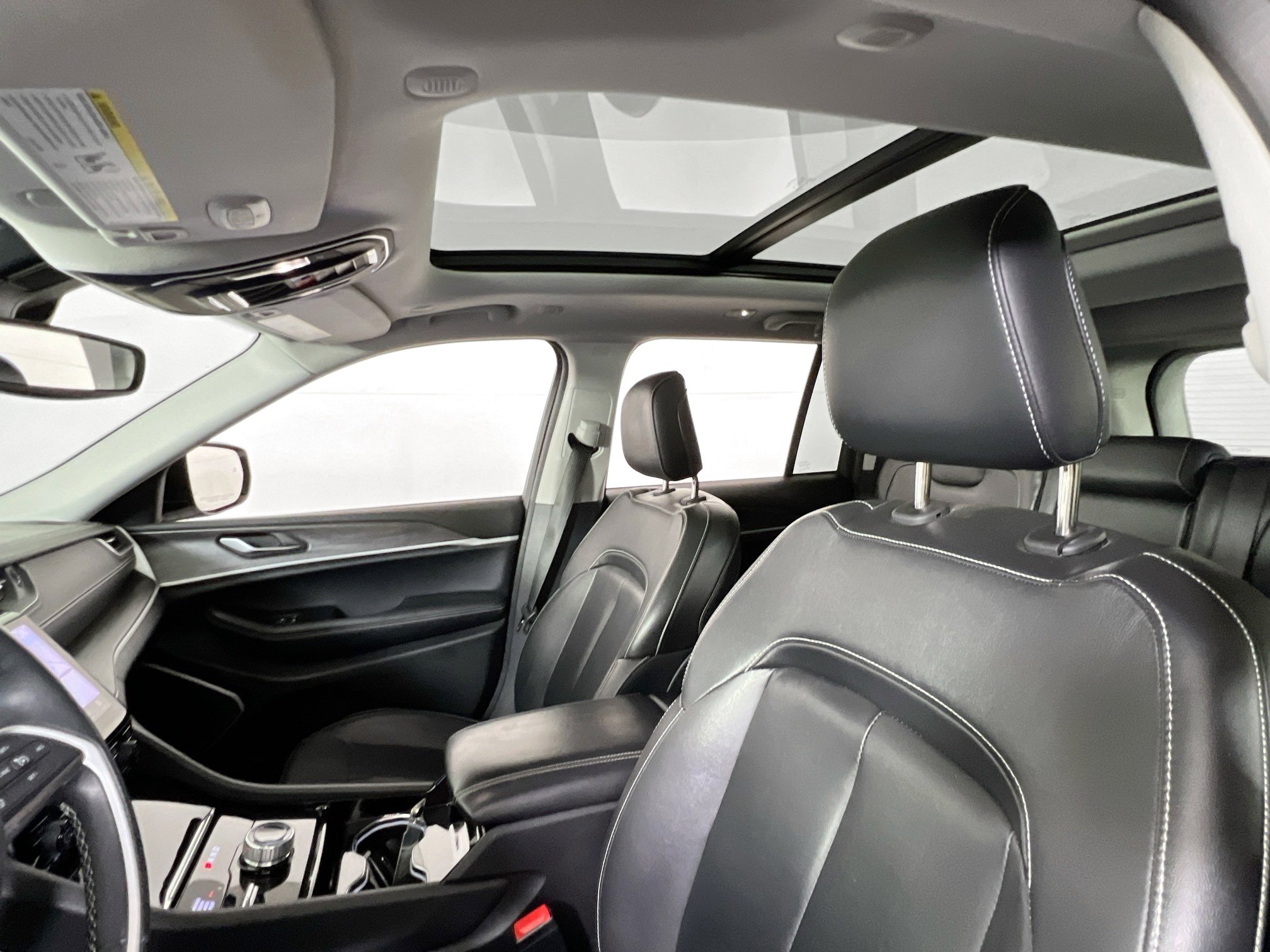 Used 2022 Jeep Grand Cherokee Limited image 22