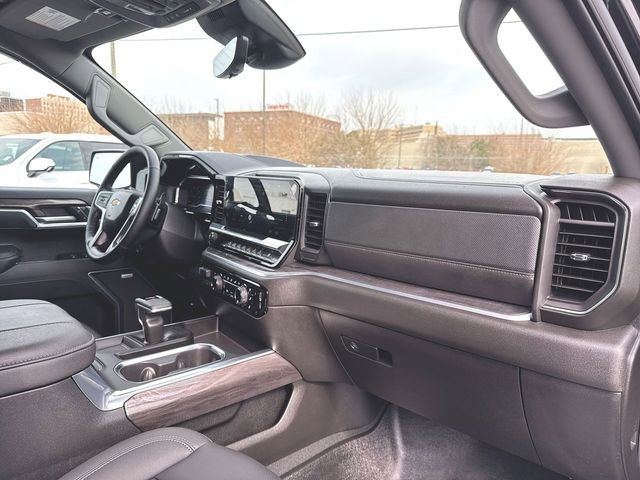 Used 2025 Chevrolet Silverado 1500 LTZ image 30