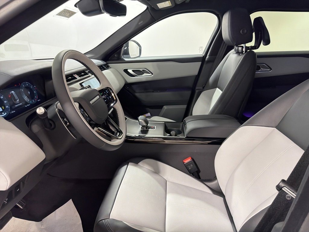 New 2026 Land Rover Range Rover Velar Dynamic SE image 11