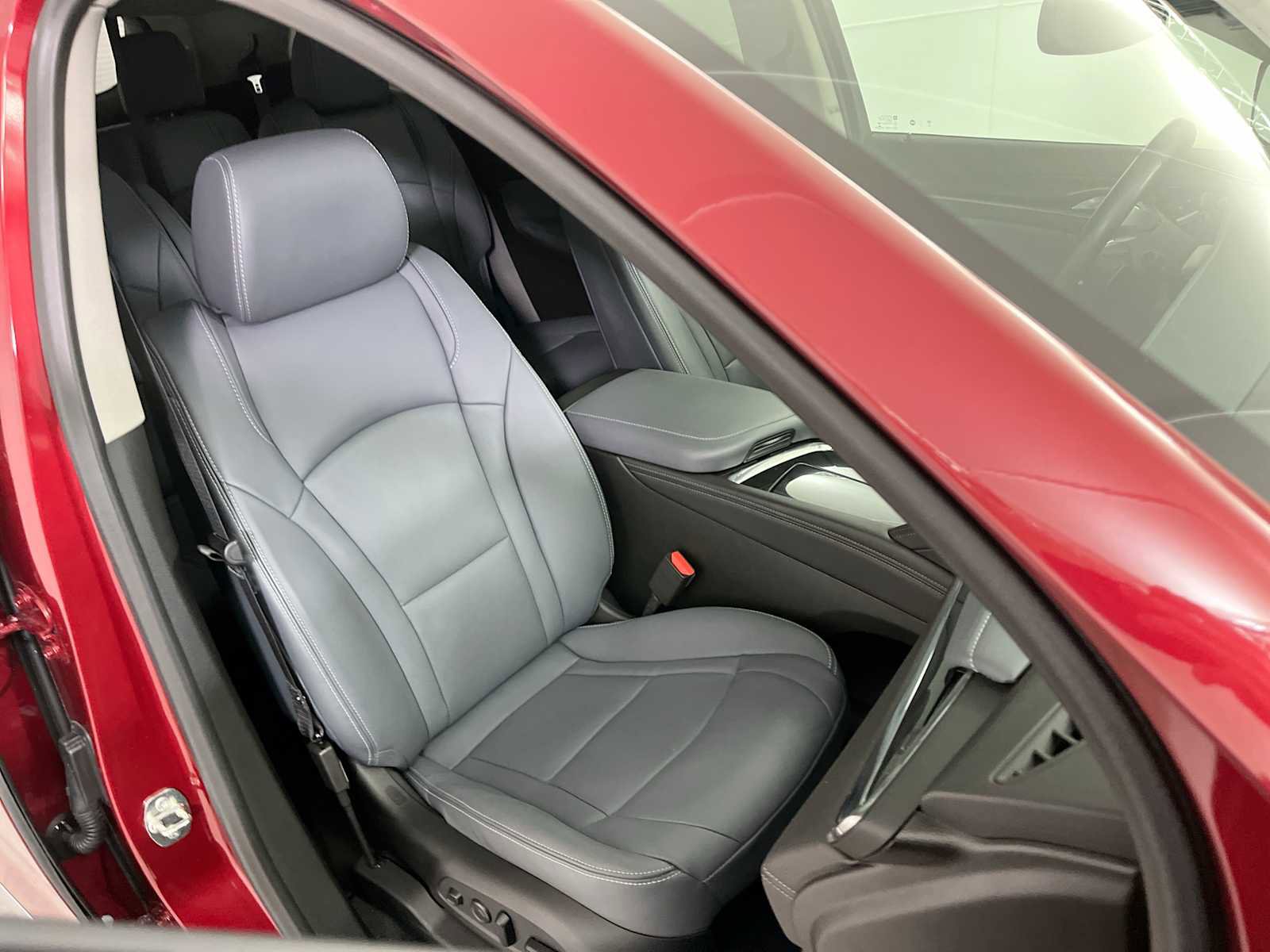 Used 2020 Buick Enclave Premium w/ Sun and Sites Package image 33