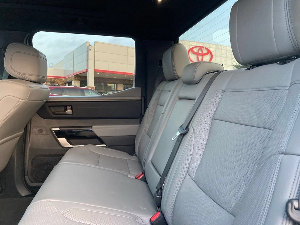 Used 2025 Toyota Tundra Limited AWD/4WD image 10
