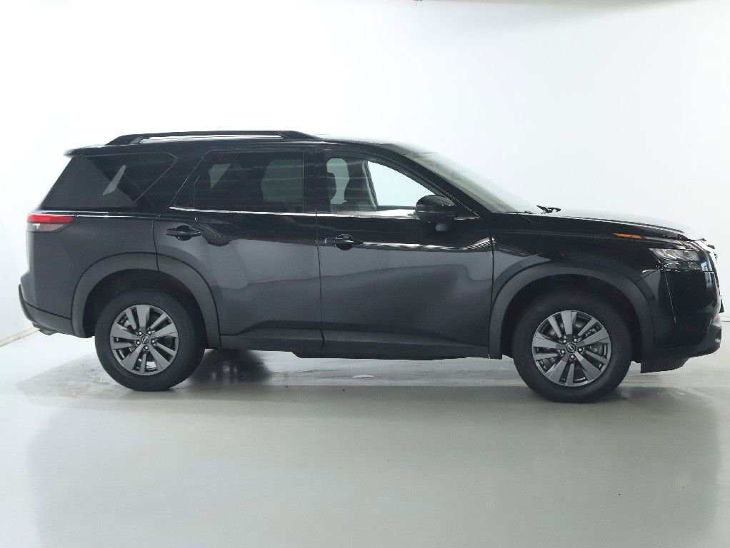Certified 2025 Nissan Pathfinder SV AWD/4WD image 11