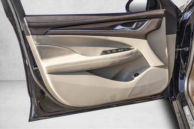 Used 2017 Buick LaCrosse image 12