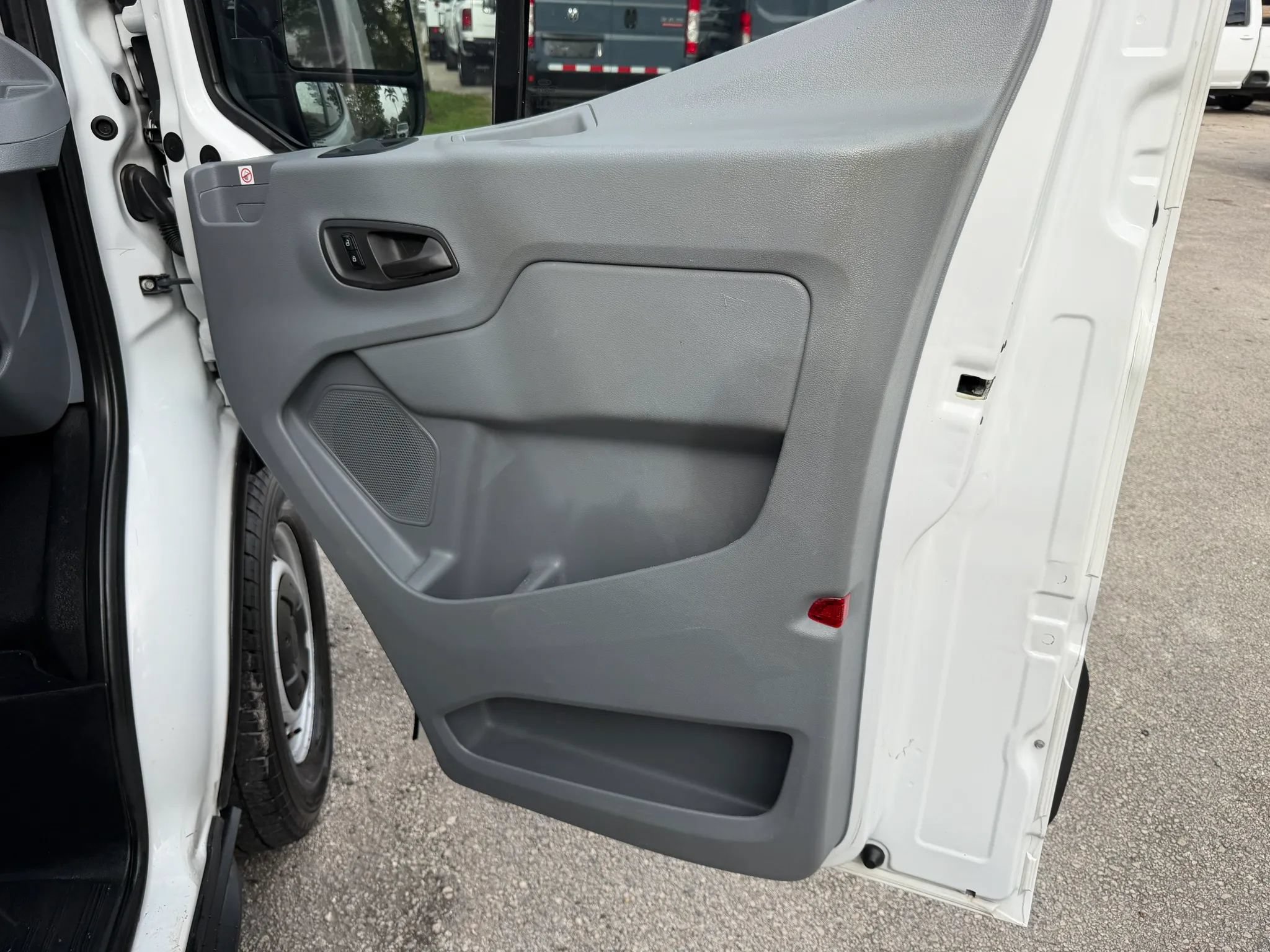 Used 2019 Ford Transit 350 XL RWD image 15