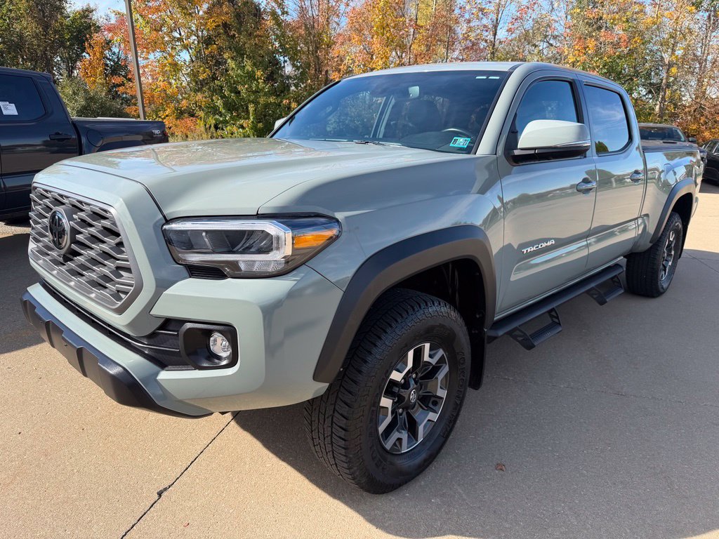 Certified 2023 Toyota Tacoma TRD Off-Road w/ TRD Premium Off Road Package AWD/4WD image 1