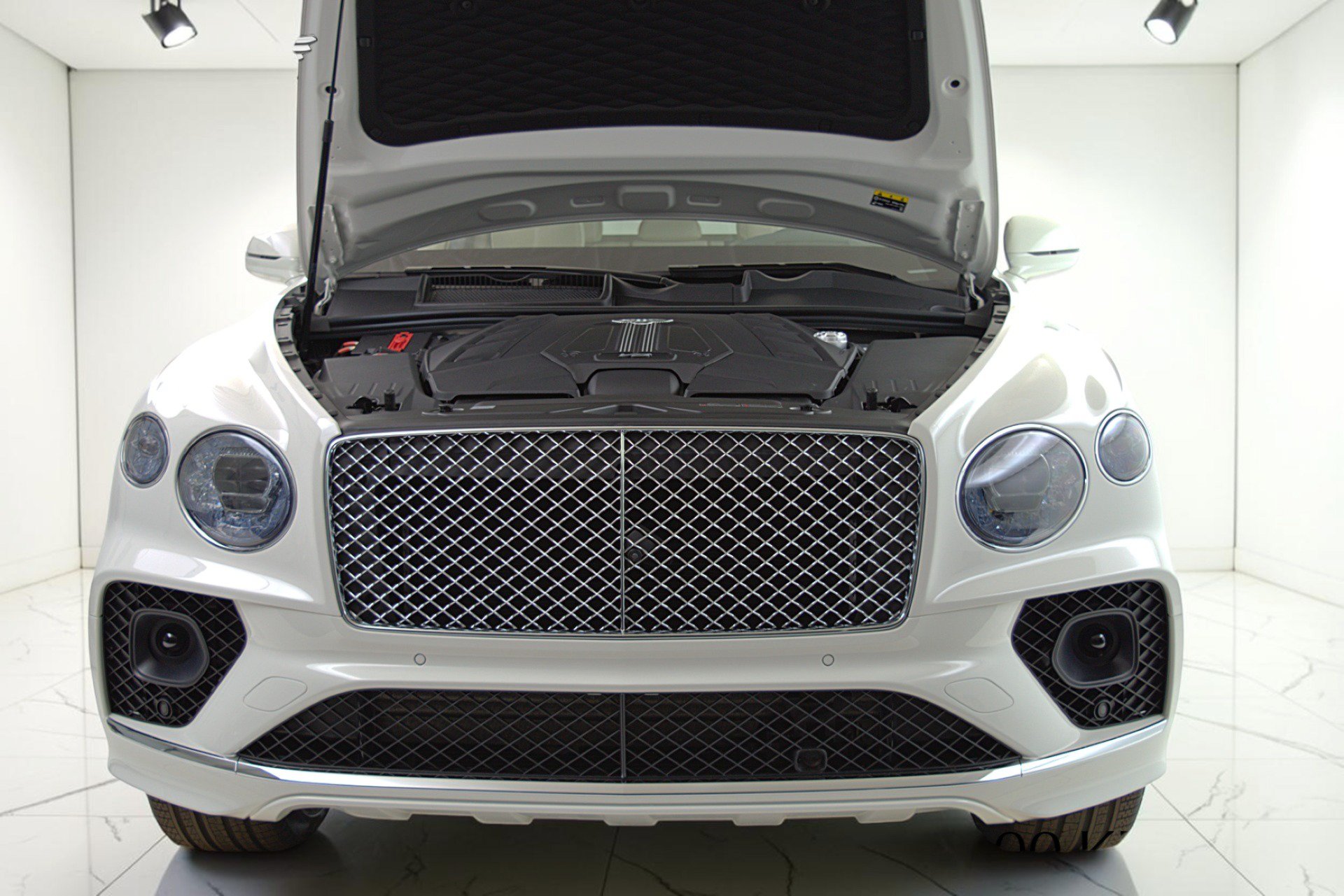 Certified 2023 Bentley Bentayga AWD/4WD image 18