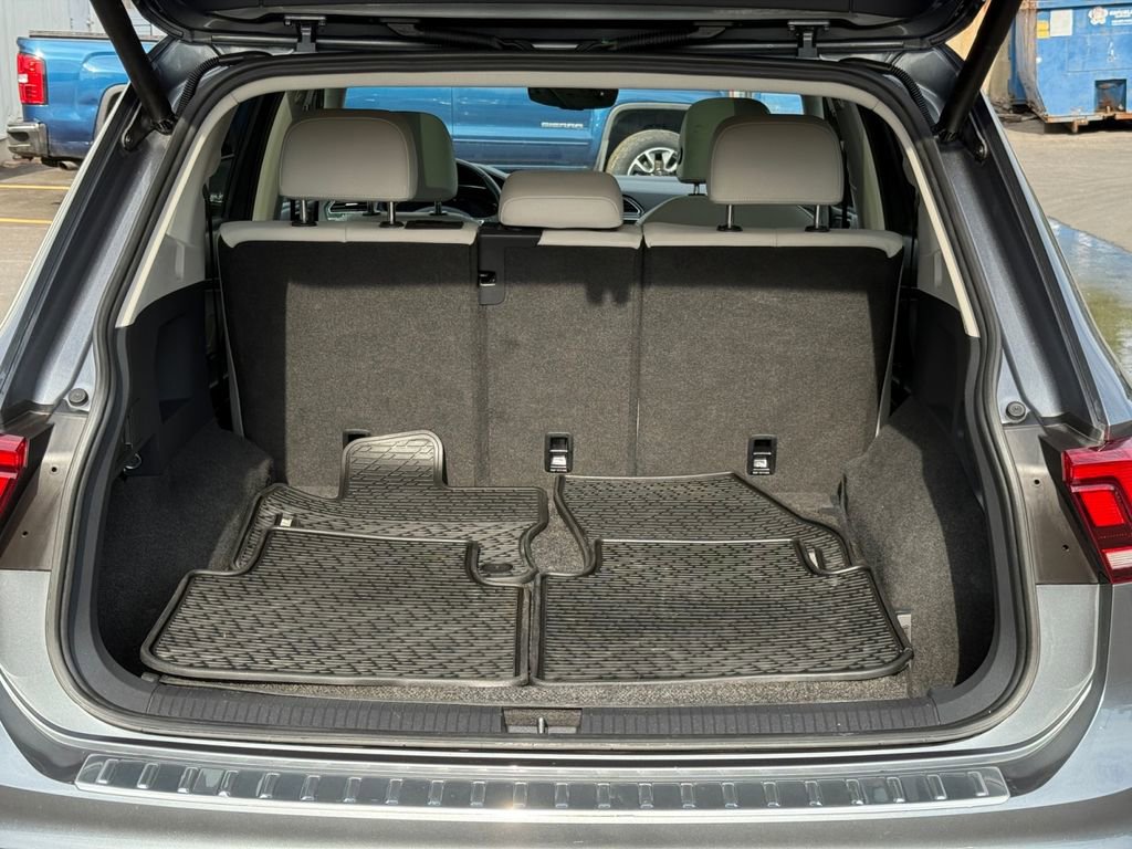 Used 2020 Volkswagen Tiguan SEL image 25