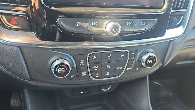 Used 2023 Chevrolet Traverse LT FWD image 17