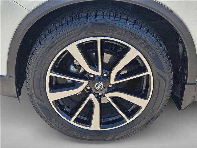Used 2019 Nissan Rogue SL w/ Premium Package FWD image 24