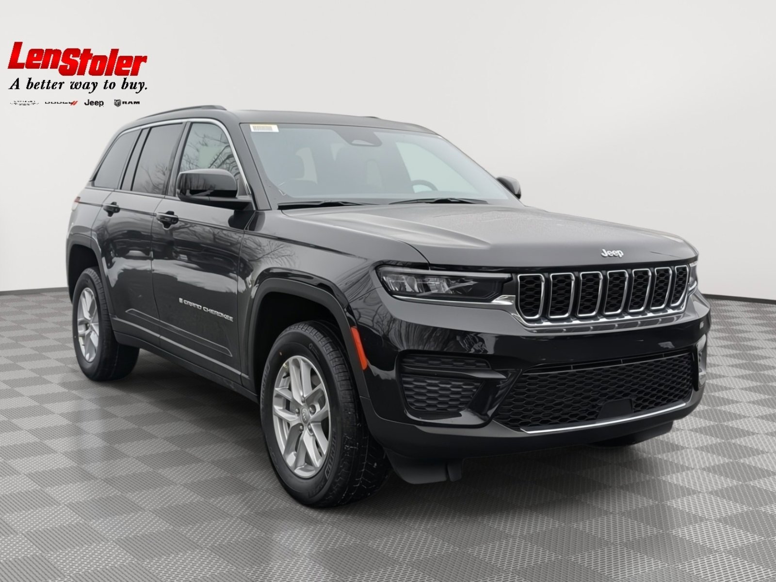 New 2026 Jeep Grand Cherokee Laredo image 4
