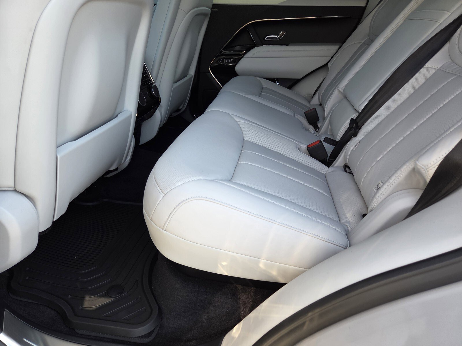 New 2025 Land Rover Range Rover Sport SE image 16