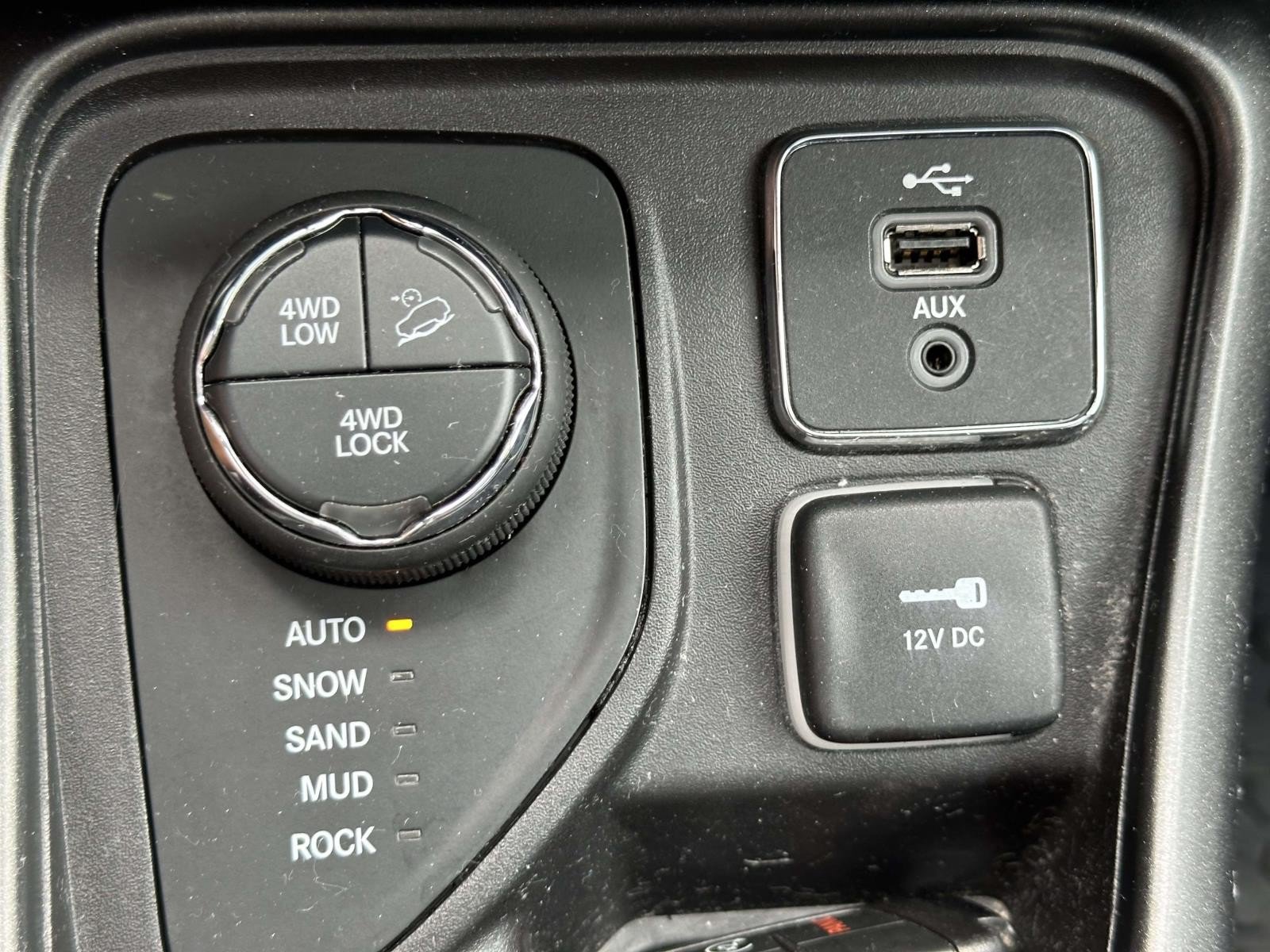 Certified 2018 Jeep Compass Trailhawk w/ Leather Interior Group AWD/4WD image 30