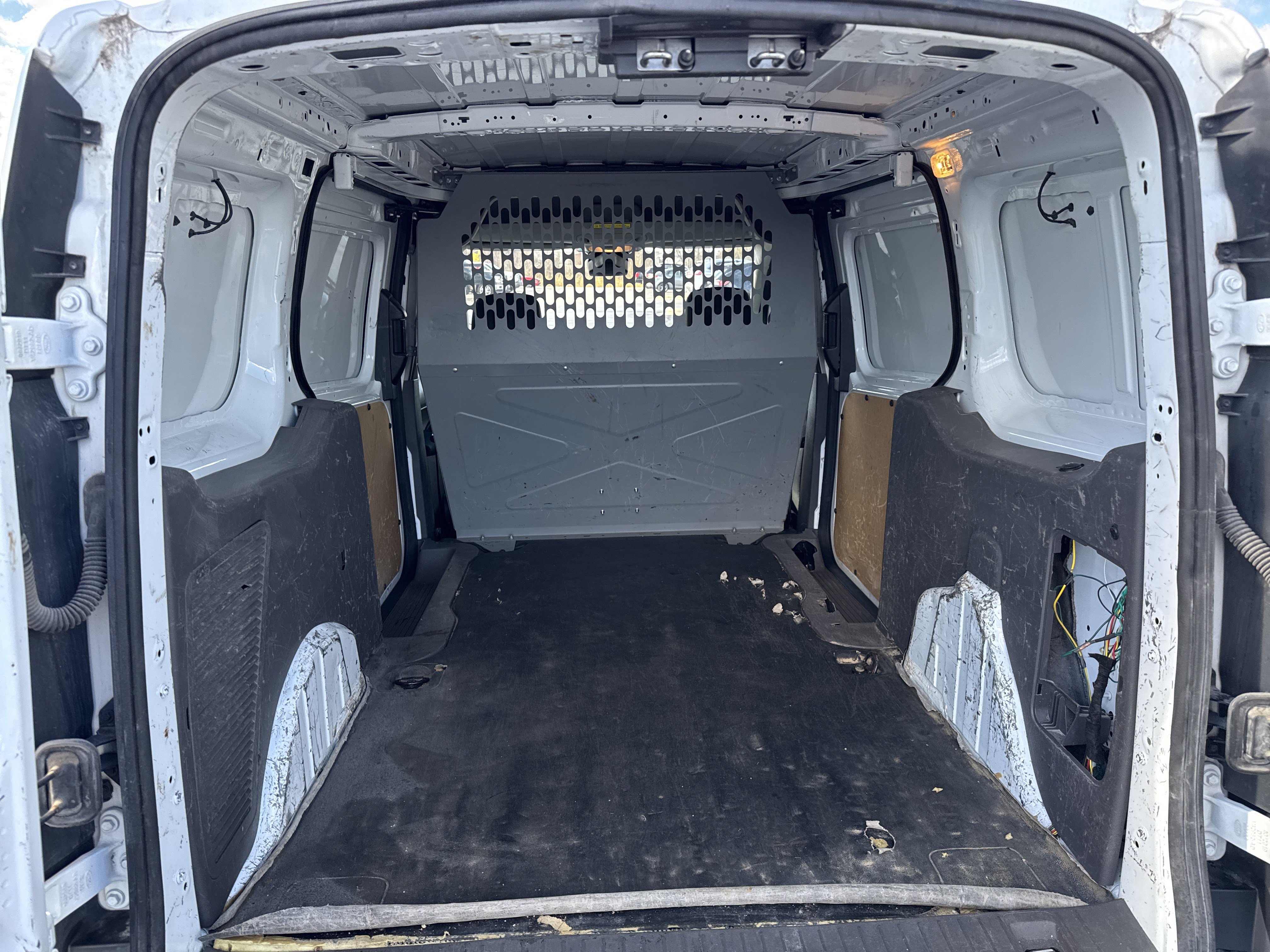 Used 2020 Ford Transit Connect XL image 12