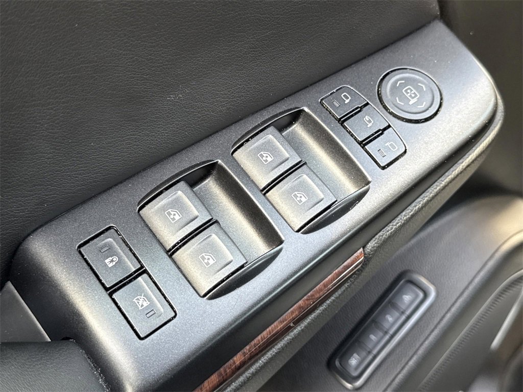 Used 2018 GMC Yukon SLT w/ Open Road Package image 22