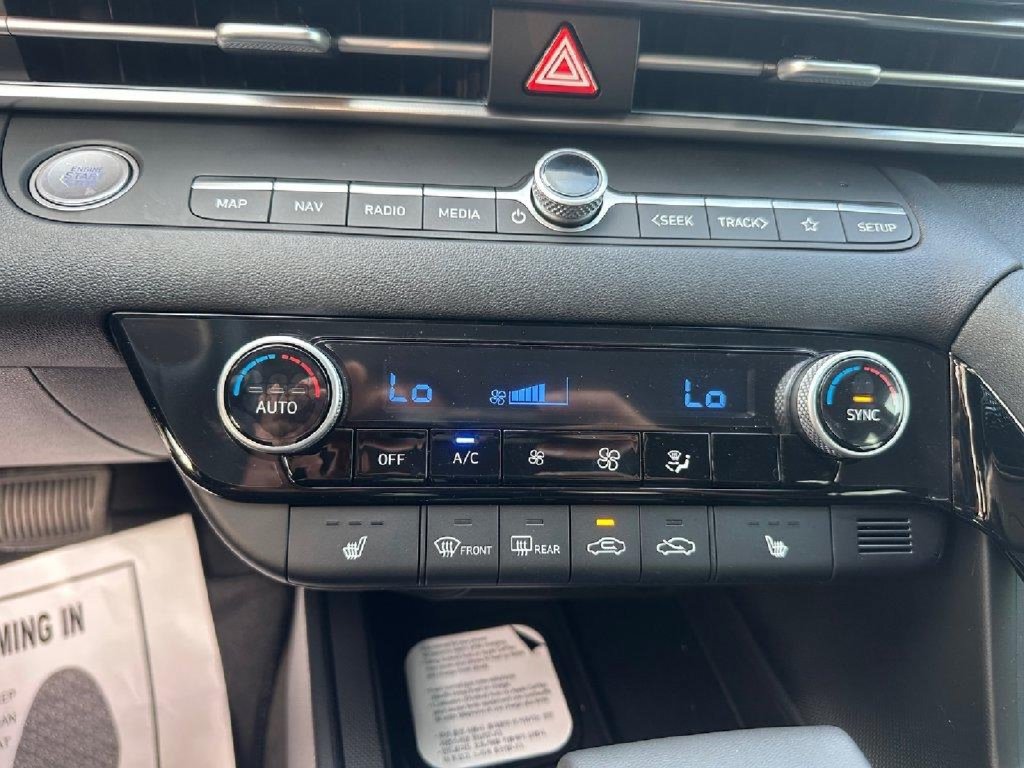 New 2026 Hyundai Elantra Limited FWD image 17