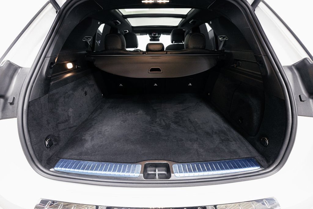 Used 2025 Mercedes-Benz GLE 450e 4MATIC w/ AMG Line Interior image 32