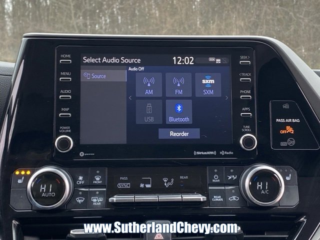 Used 2022 Toyota Highlander XLE image 27