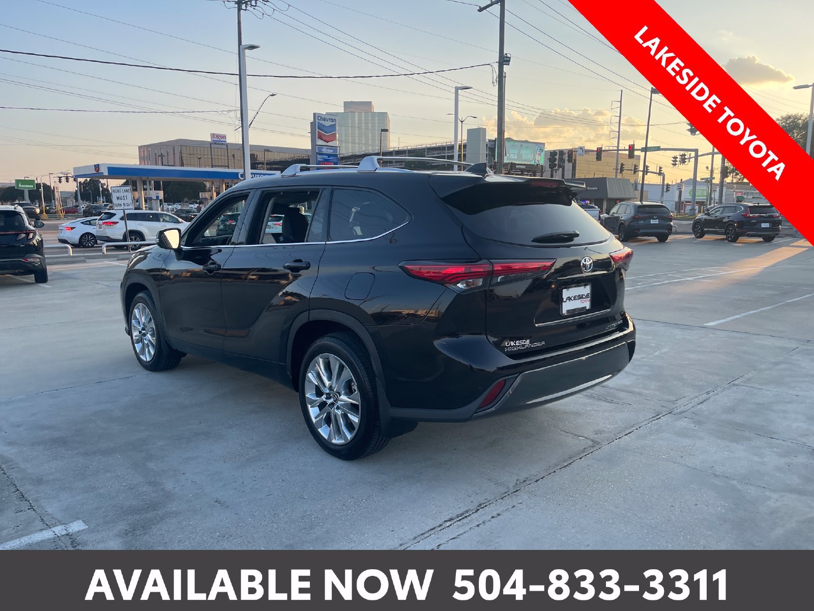 Used 2022 Toyota Highlander Limited AWD/4WD image 3